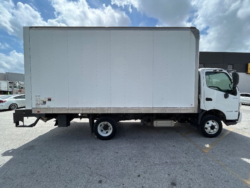 Light Duty Box Truck-Light and Medium Duty Trucks-Hino-2019-155-Katy-TX-98,863\n\t\tmiles-$ 38,500 - Image 15