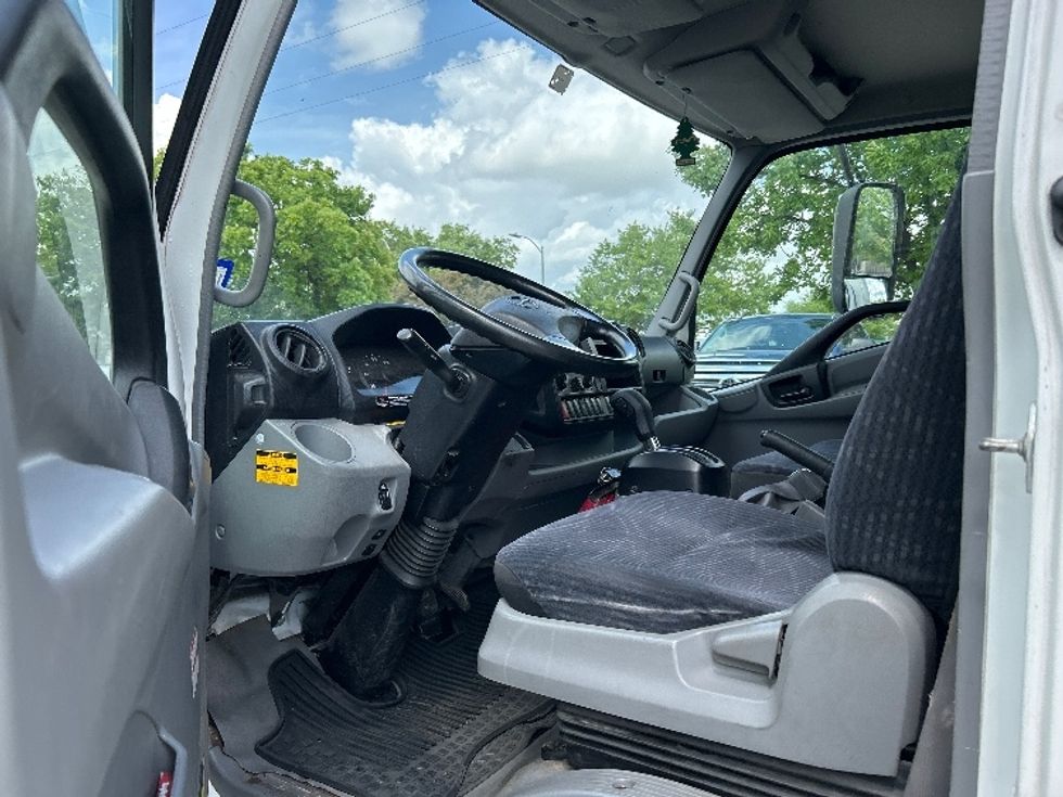Light Duty Box Truck-Light and Medium Duty Trucks-Hino-2019-155-Katy-TX-98,863\n\t\tmiles-$ 38,500 - Image 16