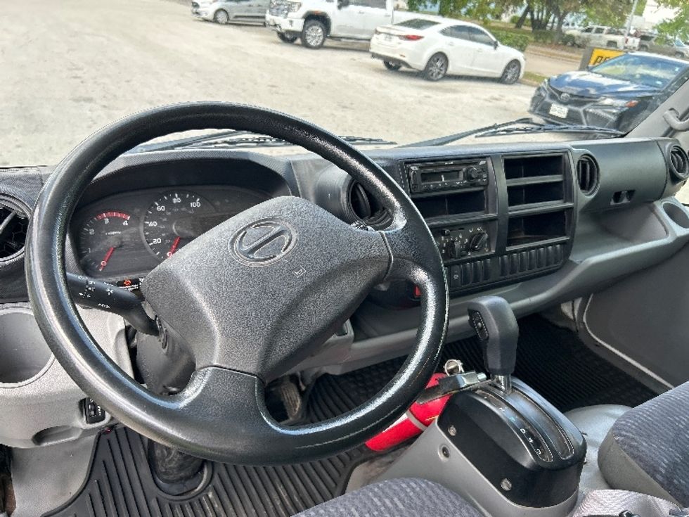 Light Duty Box Truck-Light and Medium Duty Trucks-Hino-2019-155-Katy-TX-98,863\n\t\tmiles-$ 38,500 - Image 17