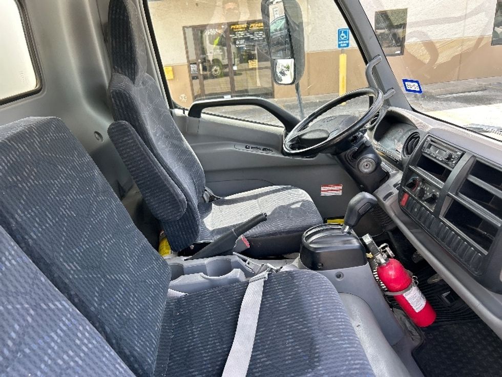 Light Duty Box Truck-Light and Medium Duty Trucks-Hino-2019-155-Katy-TX-98,863\n\t\tmiles-$ 38,500 - Image 20