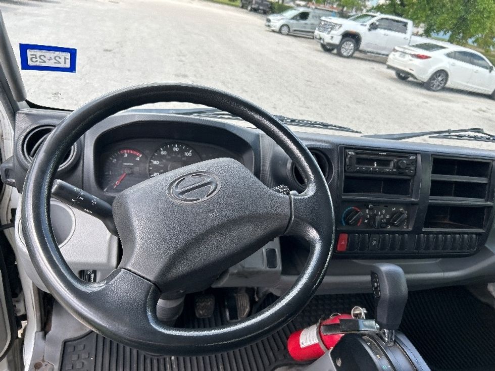 Light Duty Box Truck-Light and Medium Duty Trucks-Hino-2019-155-Katy-TX-98,863\n\t\tmiles-$ 38,500 - Image 23