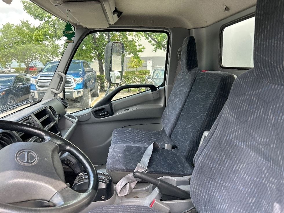 Light Duty Box Truck-Light and Medium Duty Trucks-Hino-2019-155-Katy-TX-98,863\n\t\tmiles-$ 38,500 - Image 24