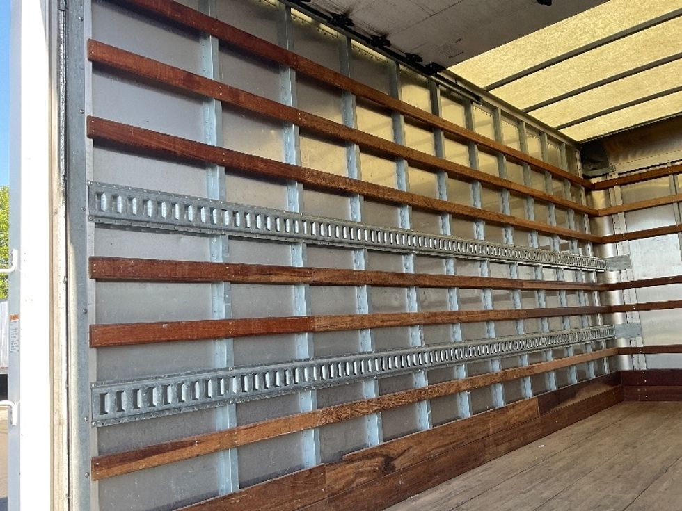 Light Duty Box Truck-Light and Medium Duty Trucks-Hino-2019-155-Kent-WA-69,180\n\t\tmiles-$ 46,000 - Image 11