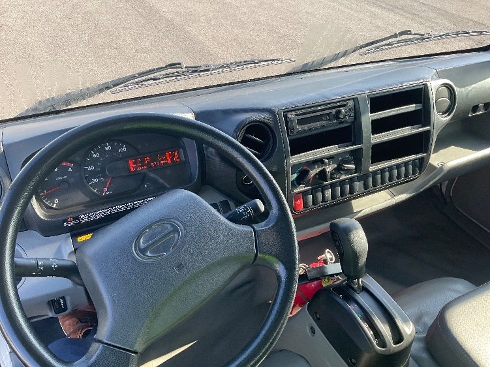Light Duty Box Truck-Light and Medium Duty Trucks-Hino-2019-155-Kent-WA-69,180\n\t\tmiles-$ 46,000 - Image 18