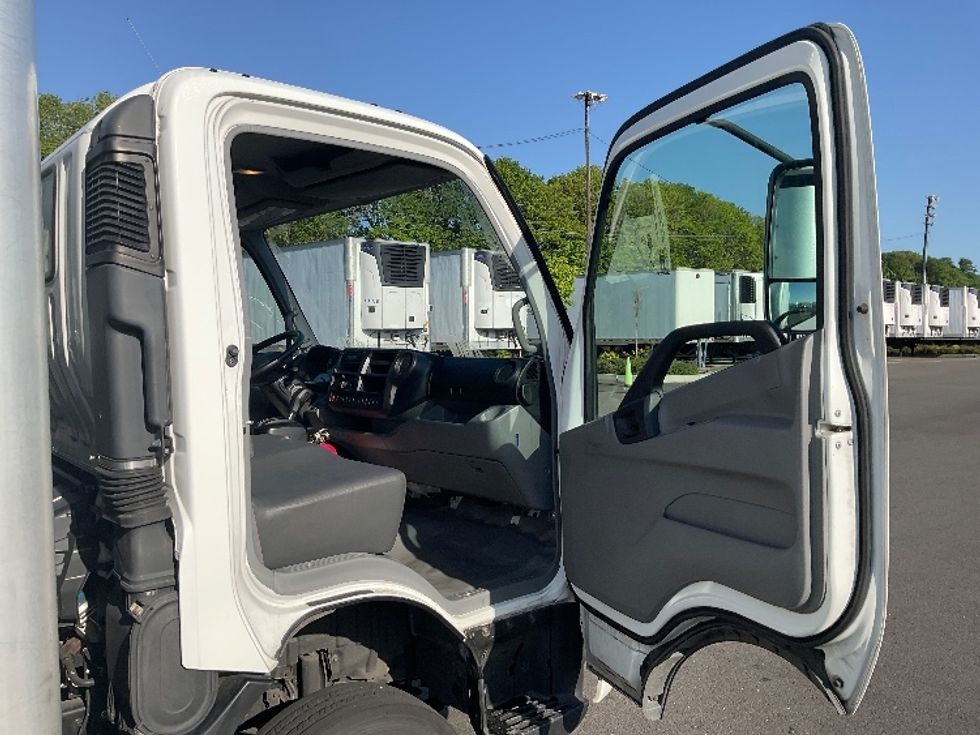 Light Duty Box Truck-Light and Medium Duty Trucks-Hino-2019-155-Kent-WA-69,180\n\t\tmiles-$ 46,000 - Image 20