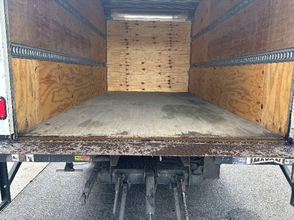 Light Duty Box Truck-Light and Medium Duty Trucks-Hino-2019-155-Ladson-SC-196,380\n\t\tmiles-$ 23,000 - Image 10