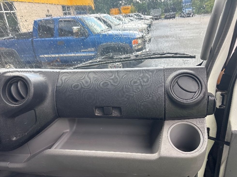 Light Duty Box Truck-Light and Medium Duty Trucks-Hino-2019-155-Ladson-SC-196,380\n\t\tmiles-$ 23,000 - Image 21