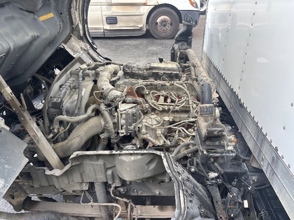 Light Duty Box Truck-Light and Medium Duty Trucks-Hino-2019-155-Ladson-SC-196,380\n\t\tmiles-$ 23,000 - Image 23
