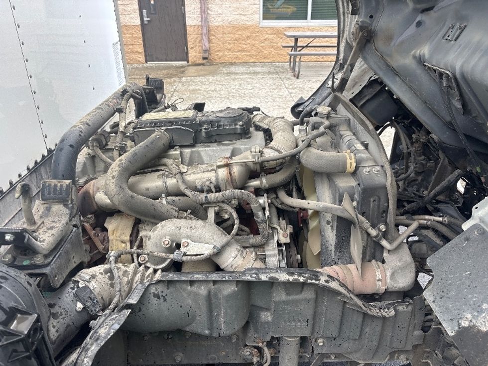 Light Duty Box Truck-Light and Medium Duty Trucks-Hino-2019-155-Ladson-SC-196,380\n\t\tmiles-$ 23,000 - Image 24