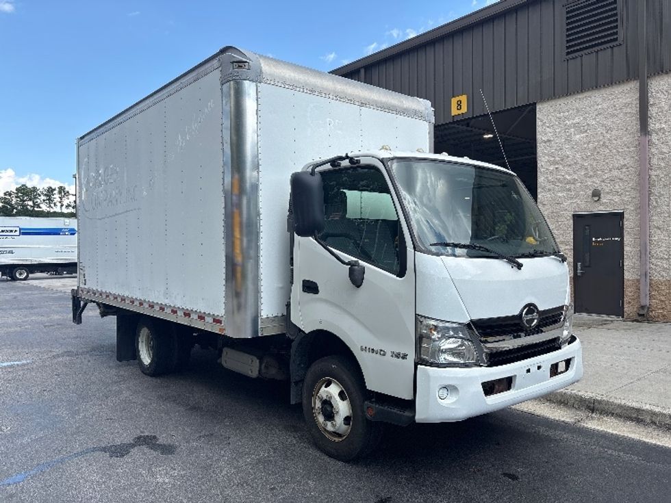 Light Duty Box Truck-Light and Medium Duty Trucks-Hino-2019-155-Ladson-SC-196,380\n\t\tmiles-$ 23,000 - Image 3