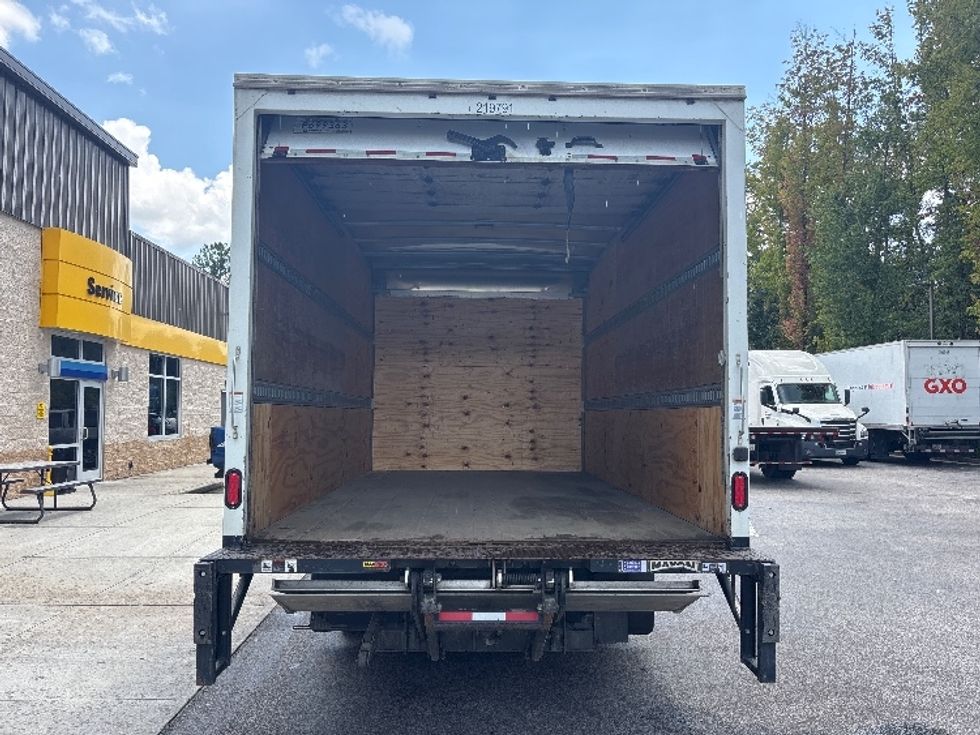 Light Duty Box Truck-Light and Medium Duty Trucks-Hino-2019-155-Ladson-SC-196,380\n\t\tmiles-$ 23,000 - Image 8