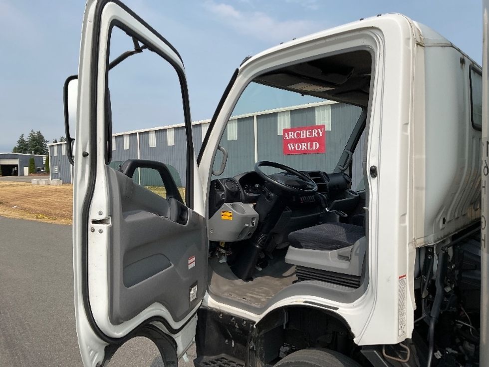 Light Duty Box Truck-Light and Medium Duty Trucks-Hino-2019-155-Pasco-WA-71,559\n\t\tmiles-$ 45,750 - Image 17