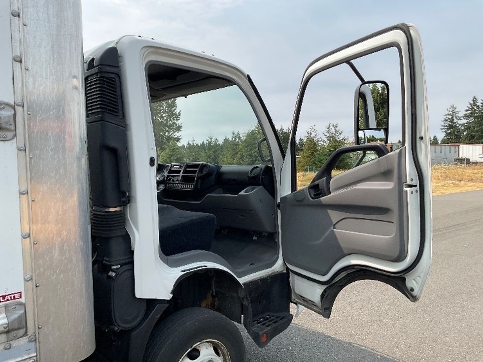 Light Duty Box Truck-Light and Medium Duty Trucks-Hino-2019-155-Pasco-WA-71,559\n\t\tmiles-$ 45,750 - Image 20