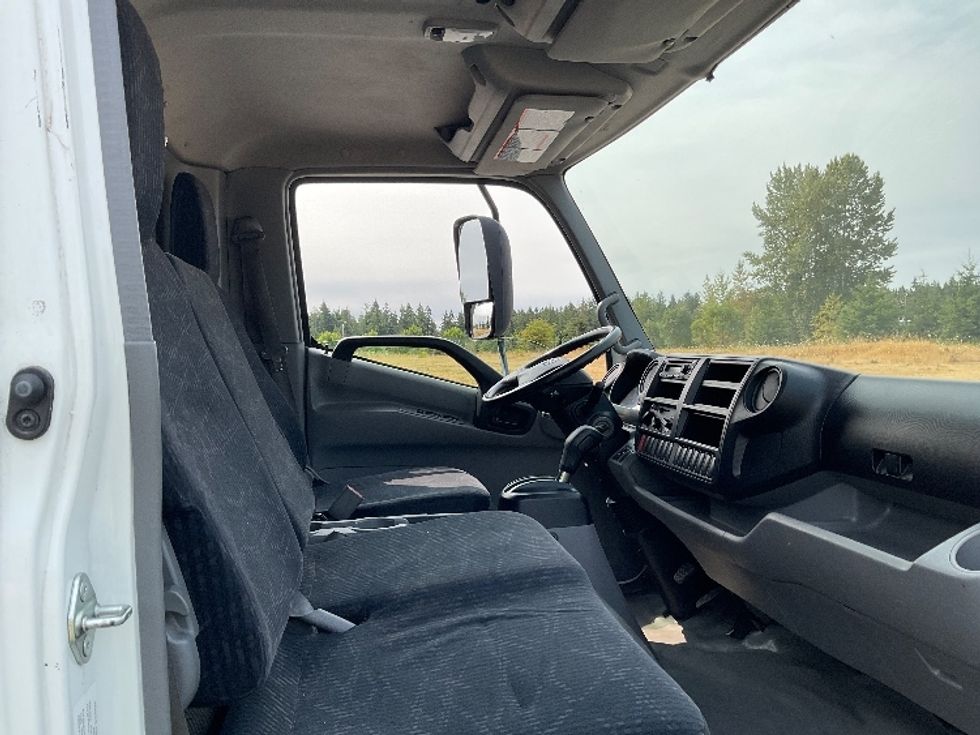 Light Duty Box Truck-Light and Medium Duty Trucks-Hino-2019-155-Pasco-WA-71,559\n\t\tmiles-$ 45,750 - Image 22