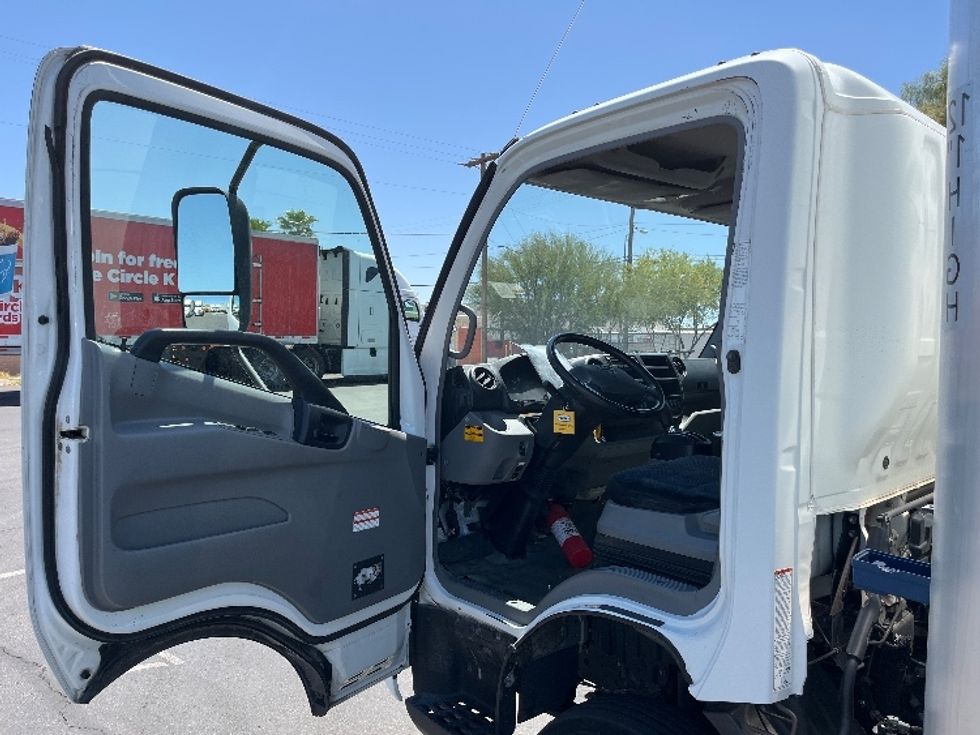 Light Duty Box Truck-Light and Medium Duty Trucks-Hino-2019-155-Phoenix-AZ-99,160\n\t\tmiles-$ 42,000 - Image 16