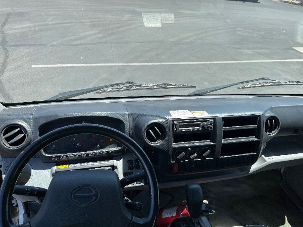 Light Duty Box Truck-Light and Medium Duty Trucks-Hino-2019-155-Phoenix-AZ-99,160\n\t\tmiles-$ 42,000 - Image 18