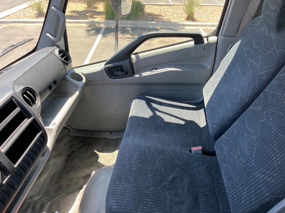 Light Duty Box Truck-Light and Medium Duty Trucks-Hino-2019-155-Phoenix-AZ-99,160\n\t\tmiles-$ 42,000 - Image 19