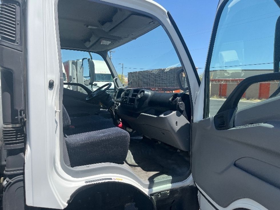 Light Duty Box Truck-Light and Medium Duty Trucks-Hino-2019-155-Phoenix-AZ-99,160\n\t\tmiles-$ 42,000 - Image 20