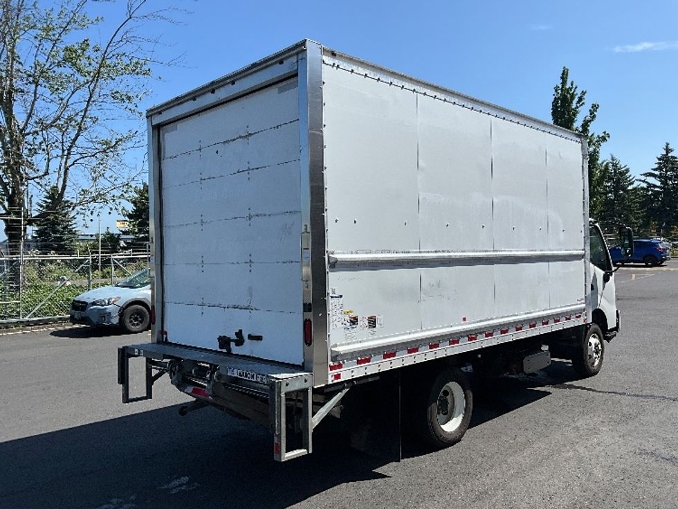 Light Duty Box Truck-Light and Medium Duty Trucks-Hino-2019-155-Portland-OR-144,411\n\t\tmiles-$ 37,500 - Image 13