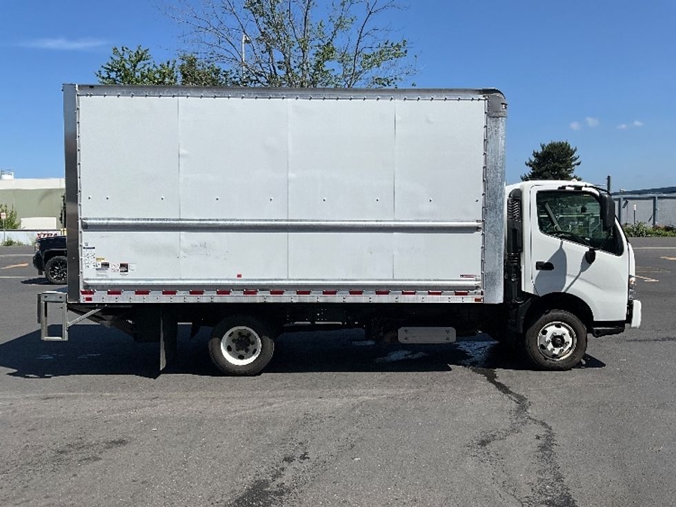 Light Duty Box Truck-Light and Medium Duty Trucks-Hino-2019-155-Portland-OR-144,411\n\t\tmiles-$ 37,500 - Image 15