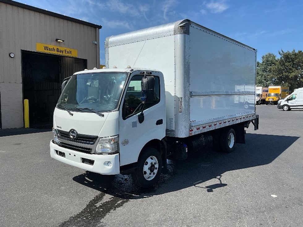 Light Duty Box Truck-Light and Medium Duty Trucks-Hino-2019-155-Portland-OR-144,411\n\t\tmiles-$ 37,500 - Image 3