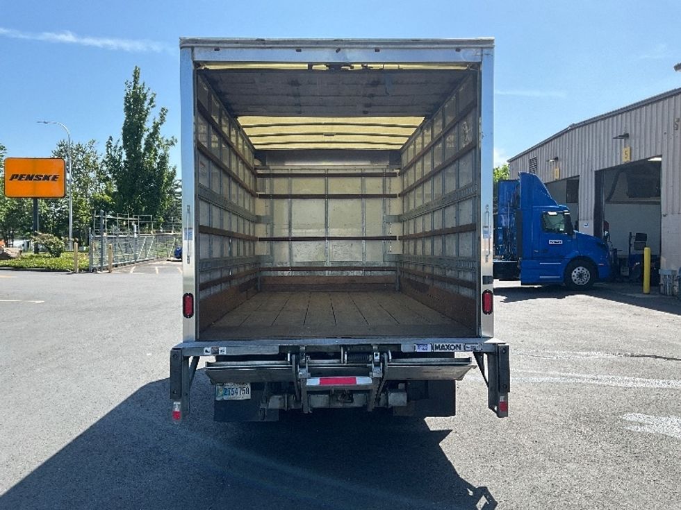 Light Duty Box Truck-Light and Medium Duty Trucks-Hino-2019-155-Portland-OR-144,411\n\t\tmiles-$ 37,500 - Image 9