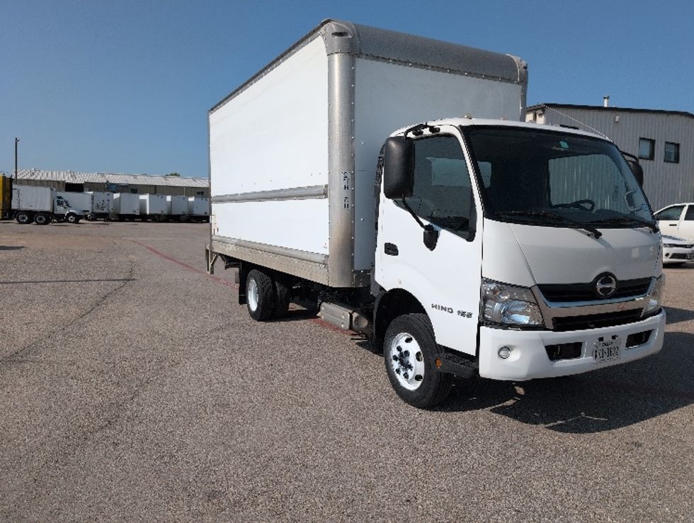 Light Duty Box Truck-Light and Medium Duty Trucks-Hino-2019-155-San Antonio-TX-106,109\n\t\tmiles-$ 38,750 - Image 1