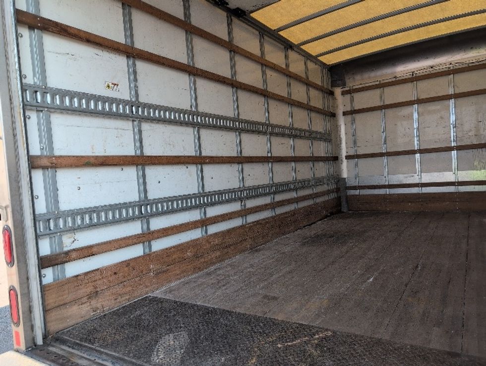 Light Duty Box Truck-Light and Medium Duty Trucks-Hino-2019-155-San Antonio-TX-106,109\n\t\tmiles-$ 38,750 - Image 11