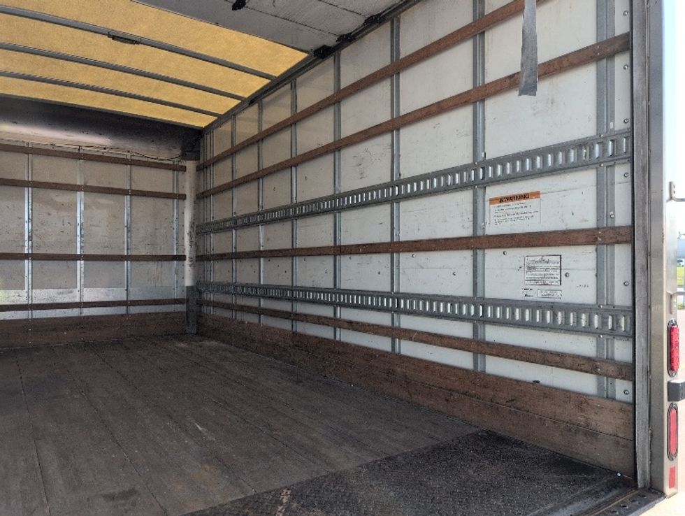 Light Duty Box Truck-Light and Medium Duty Trucks-Hino-2019-155-San Antonio-TX-106,109\n\t\tmiles-$ 38,750 - Image 12