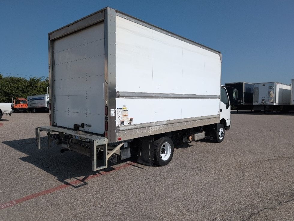 Light Duty Box Truck-Light and Medium Duty Trucks-Hino-2019-155-San Antonio-TX-106,109\n\t\tmiles-$ 38,750 - Image 13