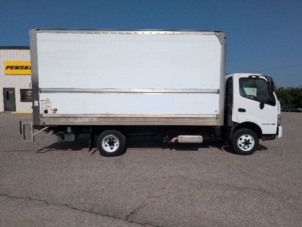 Light Duty Box Truck-Light and Medium Duty Trucks-Hino-2019-155-San Antonio-TX-106,109\n\t\tmiles-$ 38,750 - Image 15