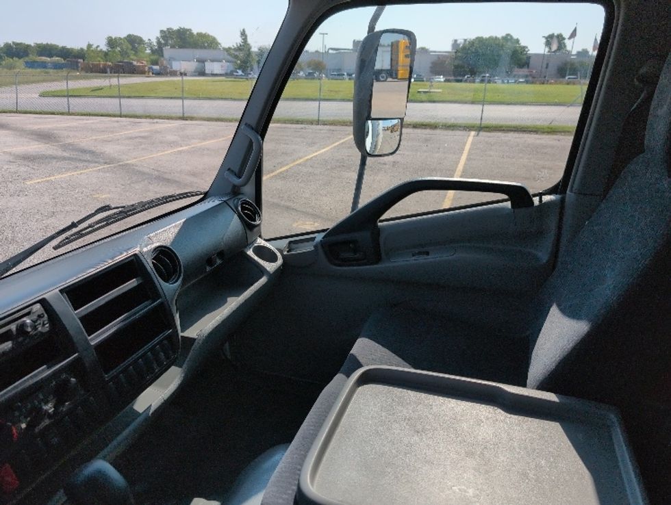 Light Duty Box Truck-Light and Medium Duty Trucks-Hino-2019-155-San Antonio-TX-106,109\n\t\tmiles-$ 38,750 - Image 19