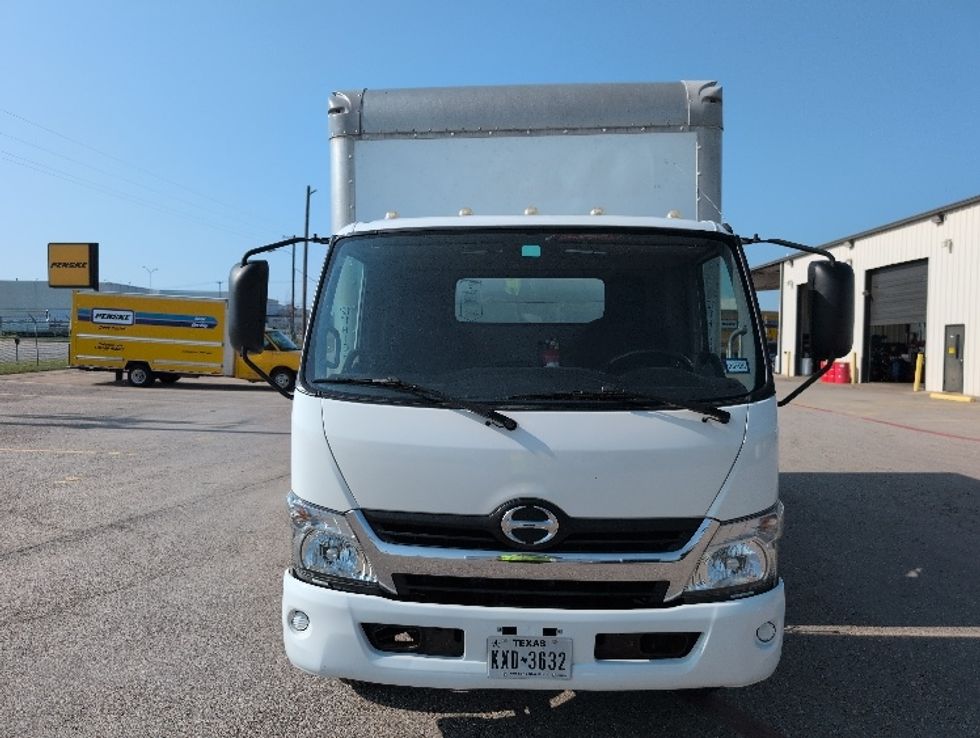Light Duty Box Truck-Light and Medium Duty Trucks-Hino-2019-155-San Antonio-TX-106,109\n\t\tmiles-$ 38,750 - Image 2
