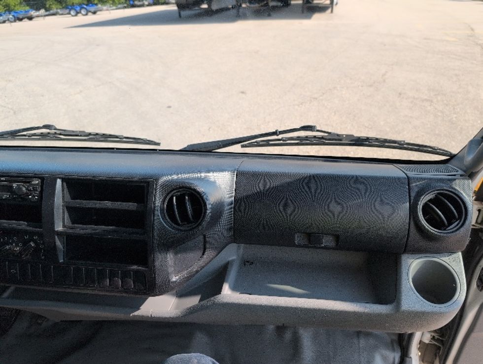 Light Duty Box Truck-Light and Medium Duty Trucks-Hino-2019-155-San Antonio-TX-106,109\n\t\tmiles-$ 38,750 - Image 21