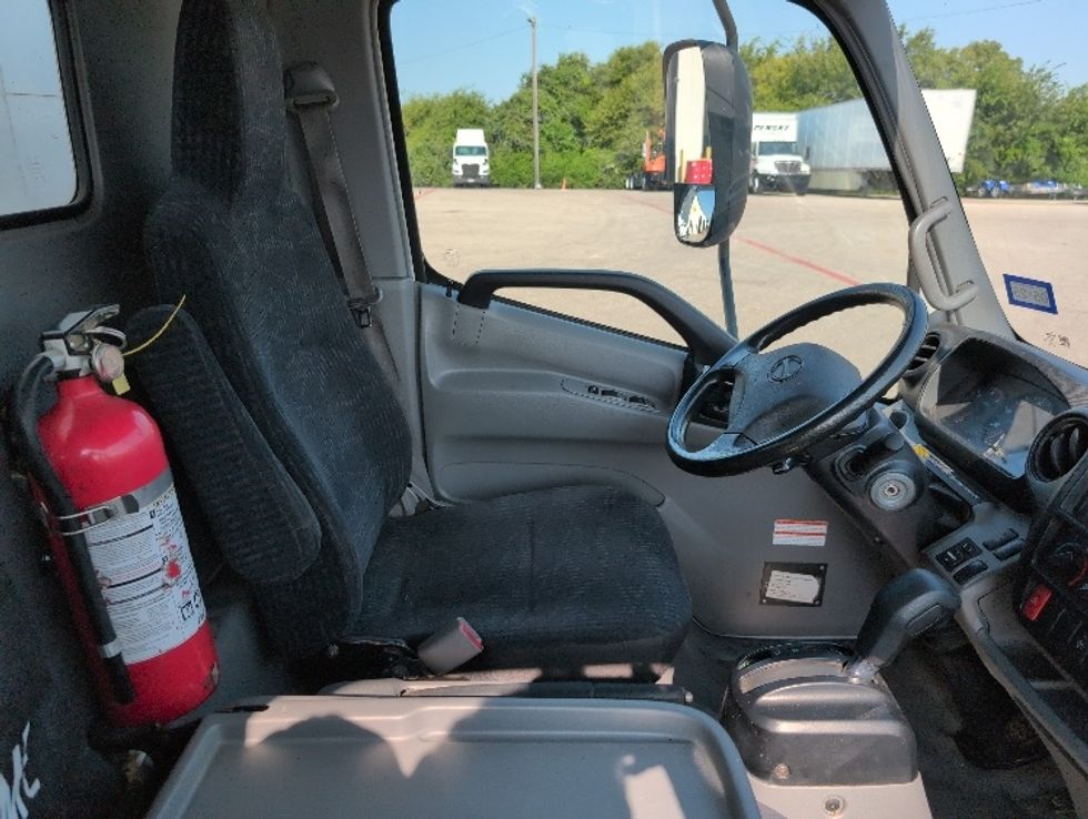 Light Duty Box Truck-Light and Medium Duty Trucks-Hino-2019-155-San Antonio-TX-106,109\n\t\tmiles-$ 38,750 - Image 22