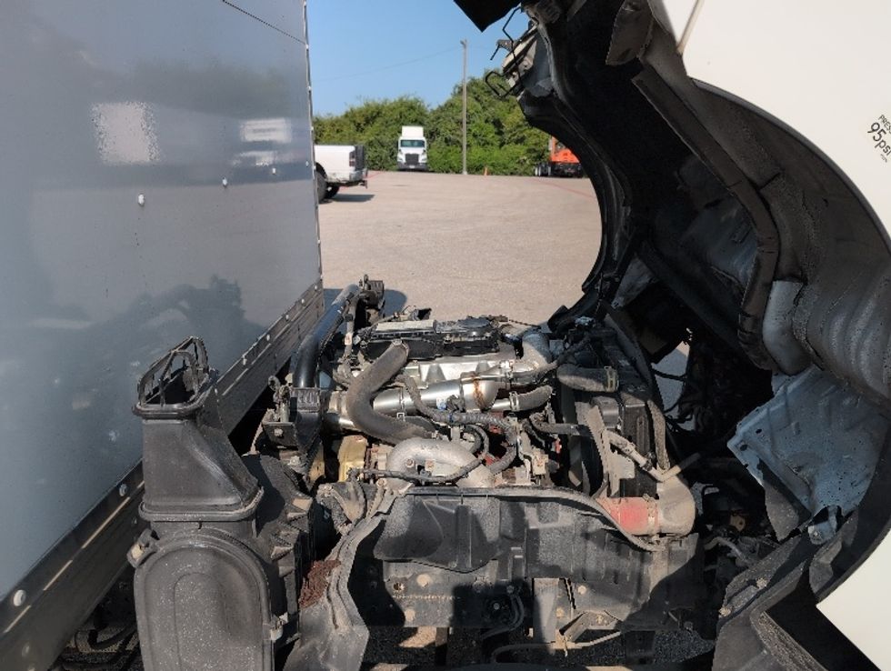 Light Duty Box Truck-Light and Medium Duty Trucks-Hino-2019-155-San Antonio-TX-106,109\n\t\tmiles-$ 38,750 - Image 23