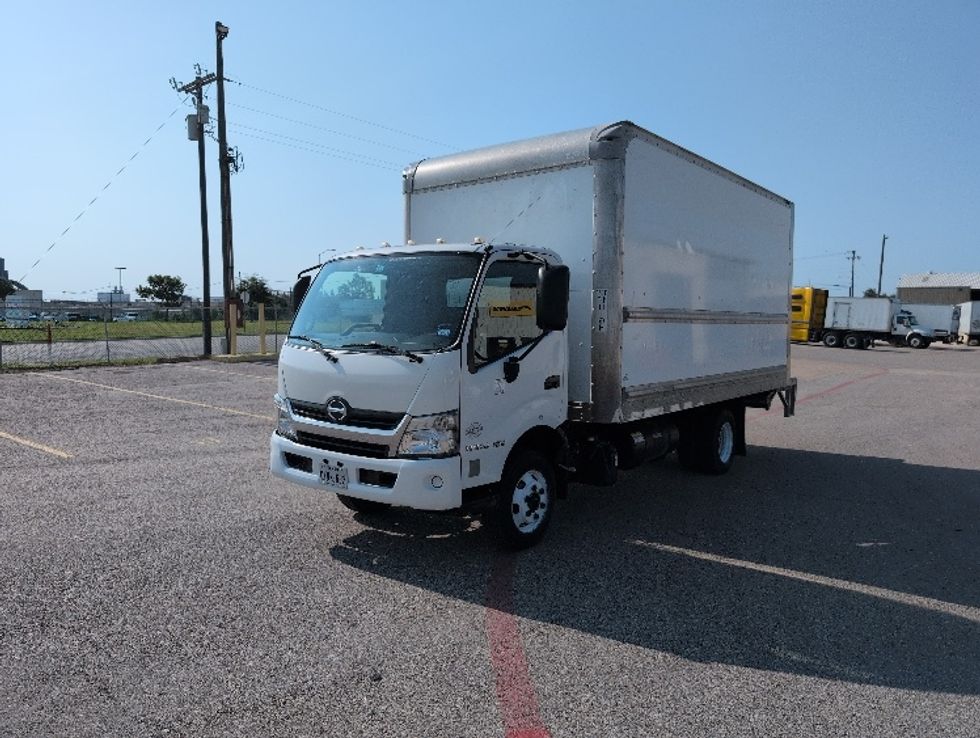 Light Duty Box Truck-Light and Medium Duty Trucks-Hino-2019-155-San Antonio-TX-106,109\n\t\tmiles-$ 38,750 - Image 3