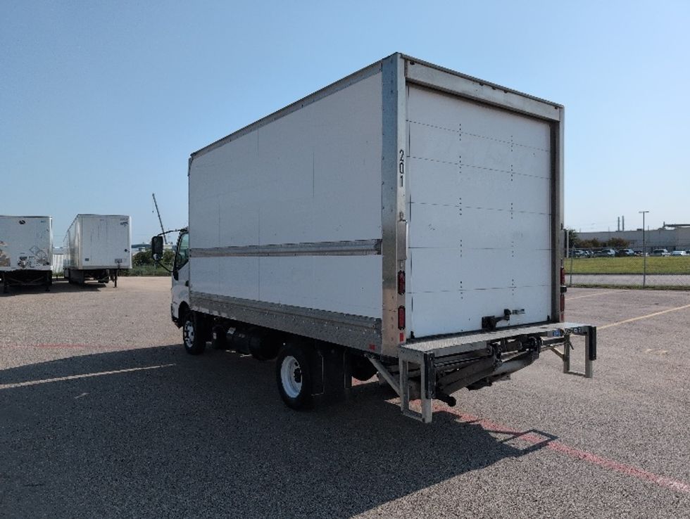Light Duty Box Truck-Light and Medium Duty Trucks-Hino-2019-155-San Antonio-TX-106,109\n\t\tmiles-$ 38,750 - Image 6