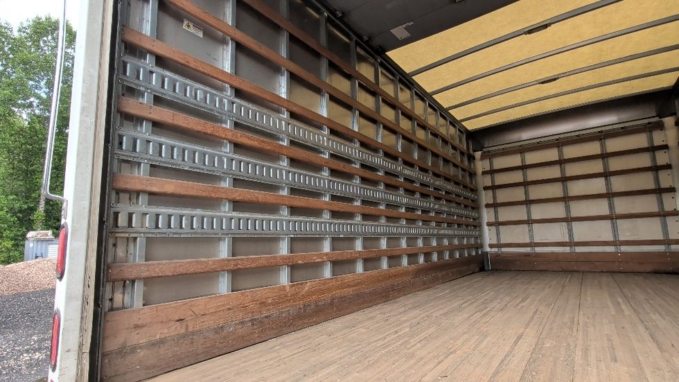 Light Duty Box Truck-Light and Medium Duty Trucks-Hino-2019-155-Suwanee-GA-168,966\n\t\tmiles-$ 30,750 - Image 11