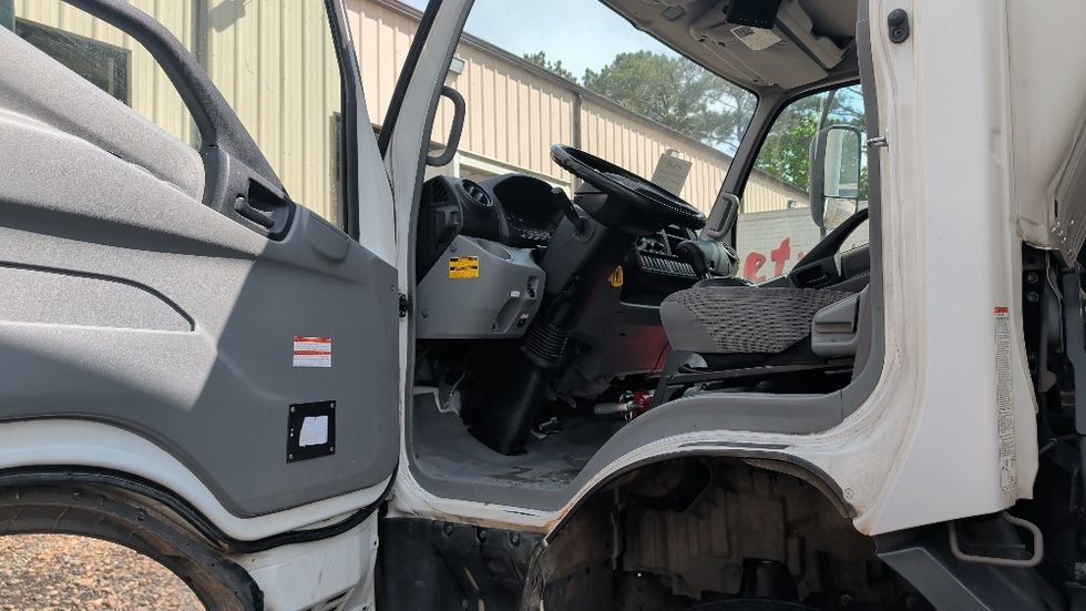 Light Duty Box Truck-Light and Medium Duty Trucks-Hino-2019-155-Suwanee-GA-168,966\n\t\tmiles-$ 30,750 - Image 16
