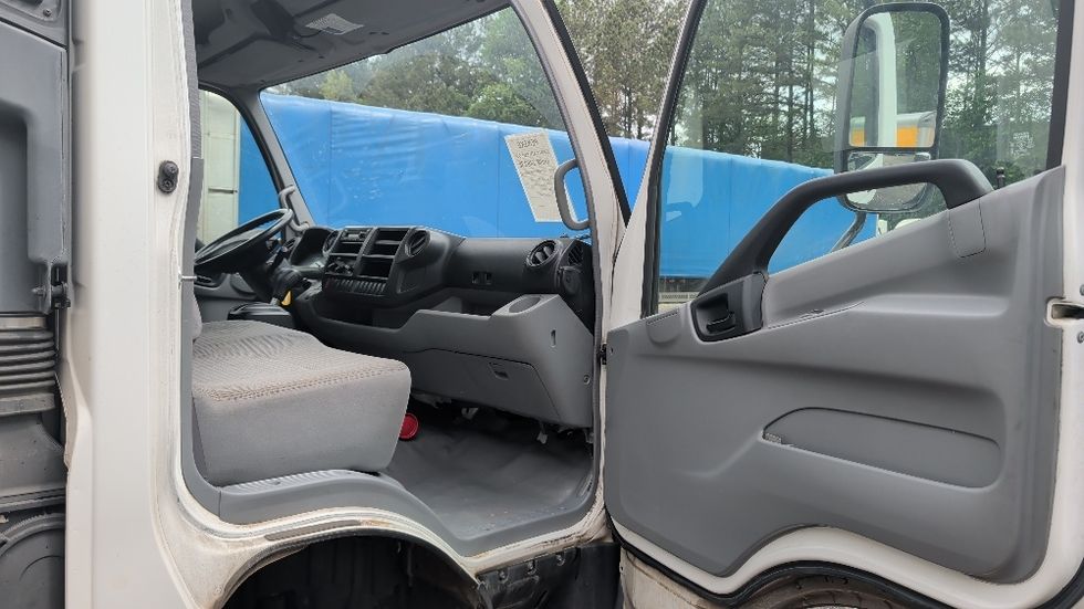 Light Duty Box Truck-Light and Medium Duty Trucks-Hino-2019-155-Suwanee-GA-168,966\n\t\tmiles-$ 30,750 - Image 20