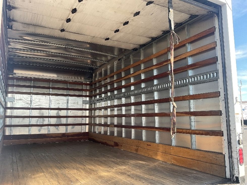 Light Duty Box Truck-Light and Medium Duty Trucks-Hino-2019-155-Torrance-CA-260,243\n\t\tmiles-$ 21,000 - Image 12