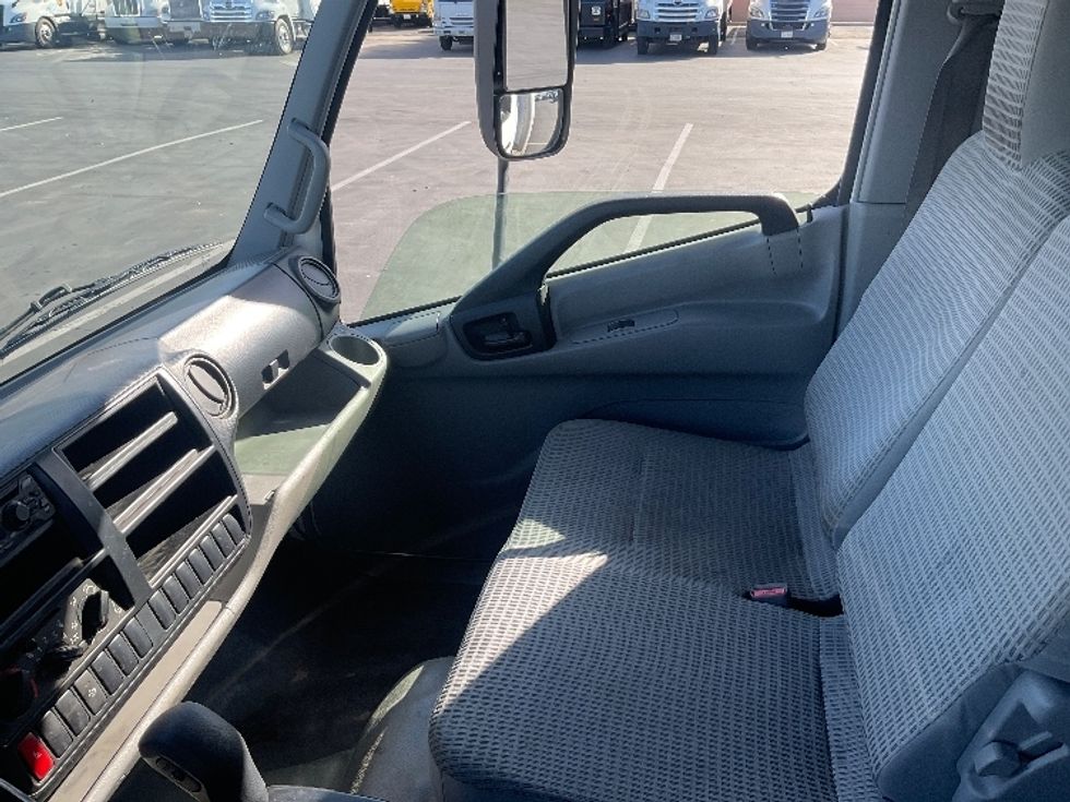 Light Duty Box Truck-Light and Medium Duty Trucks-Hino-2019-155-Torrance-CA-260,243\n\t\tmiles-$ 21,000 - Image 19
