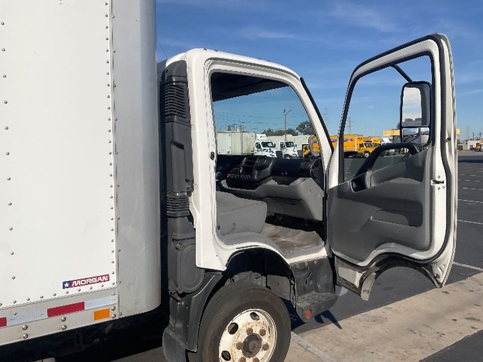 Light Duty Box Truck-Light and Medium Duty Trucks-Hino-2019-155-Torrance-CA-260,243\n\t\tmiles-$ 21,000 - Image 20
