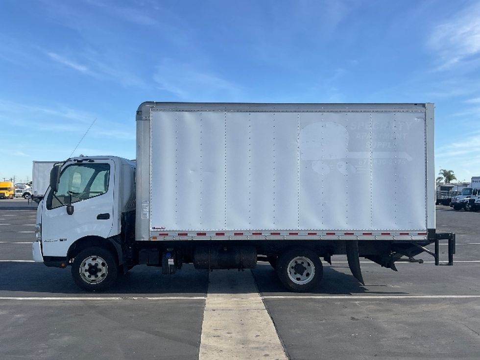 Light Duty Box Truck-Light and Medium Duty Trucks-Hino-2019-155-Torrance-CA-260,243\n\t\tmiles-$ 21,000 - Image 4
