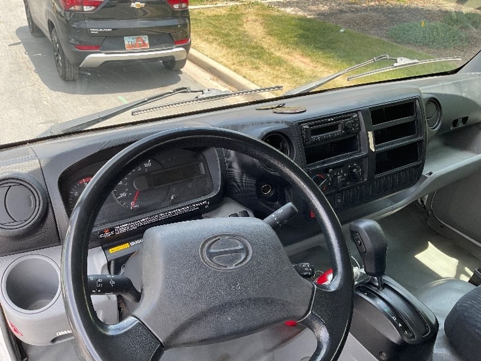 Light Duty Box Truck-Light and Medium Duty Trucks-Hino-2019-155-West Valley City-UT-127,620\n\t\tmiles-$ 39,750 - Image 18