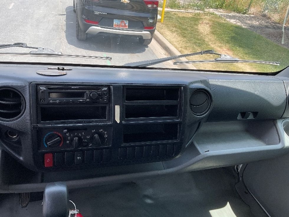 Light Duty Box Truck-Light and Medium Duty Trucks-Hino-2019-155-West Valley City-UT-127,620\n\t\tmiles-$ 39,750 - Image 21