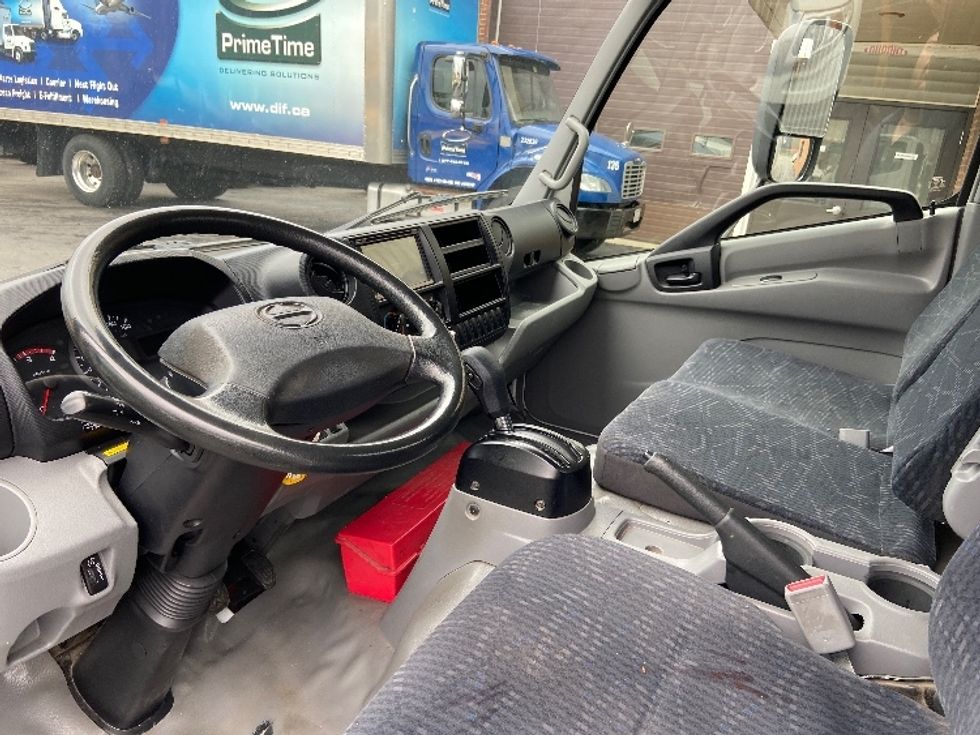 Light Duty Box Truck-Light and Medium Duty Trucks-Hino-2019-165-Mississauga-ON-123,192\n\t\tkm-$ 56,000 - Image 17
