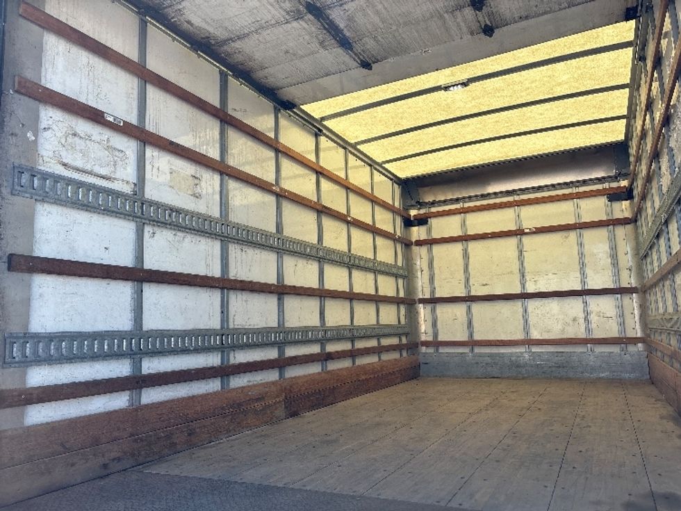 Light Duty Box Truck-Light and Medium Duty Trucks-Hino-2020-155-Brampton-ON-158,373\n\t\tkm-$ 50,250 - Image 11