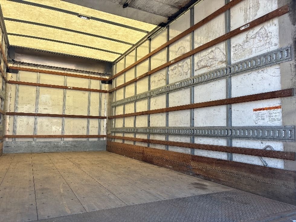 Light Duty Box Truck-Light and Medium Duty Trucks-Hino-2020-155-Brampton-ON-158,373\n\t\tkm-$ 50,250 - Image 12
